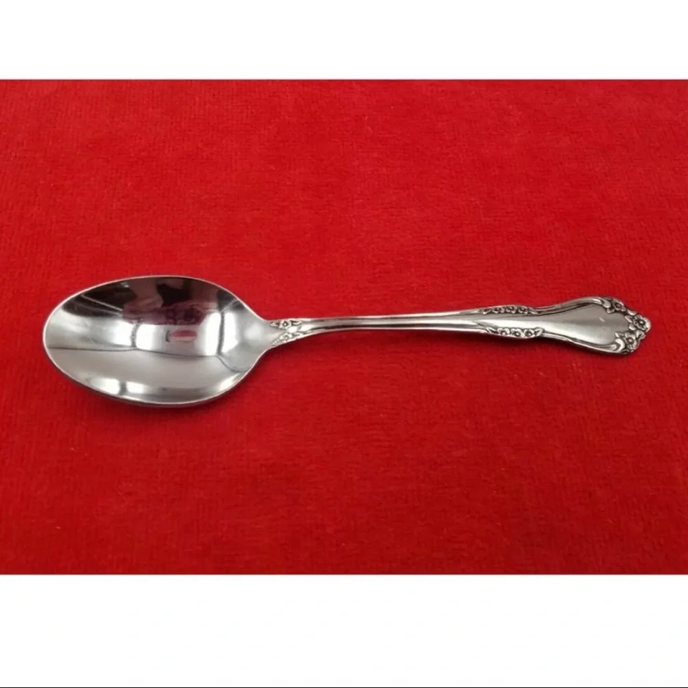 Oneida Silverware Roger Deluxe Amadeus Japan Set of 19